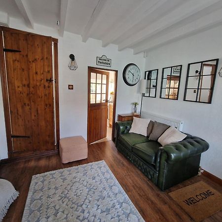 Black Cat Cottage - Central Pickering Grade 2 Listed Cottage 外观 照片
